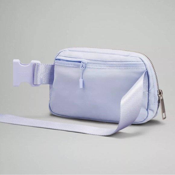 lululemon everywhere belt bag 🤍 - Picture 5 of 6